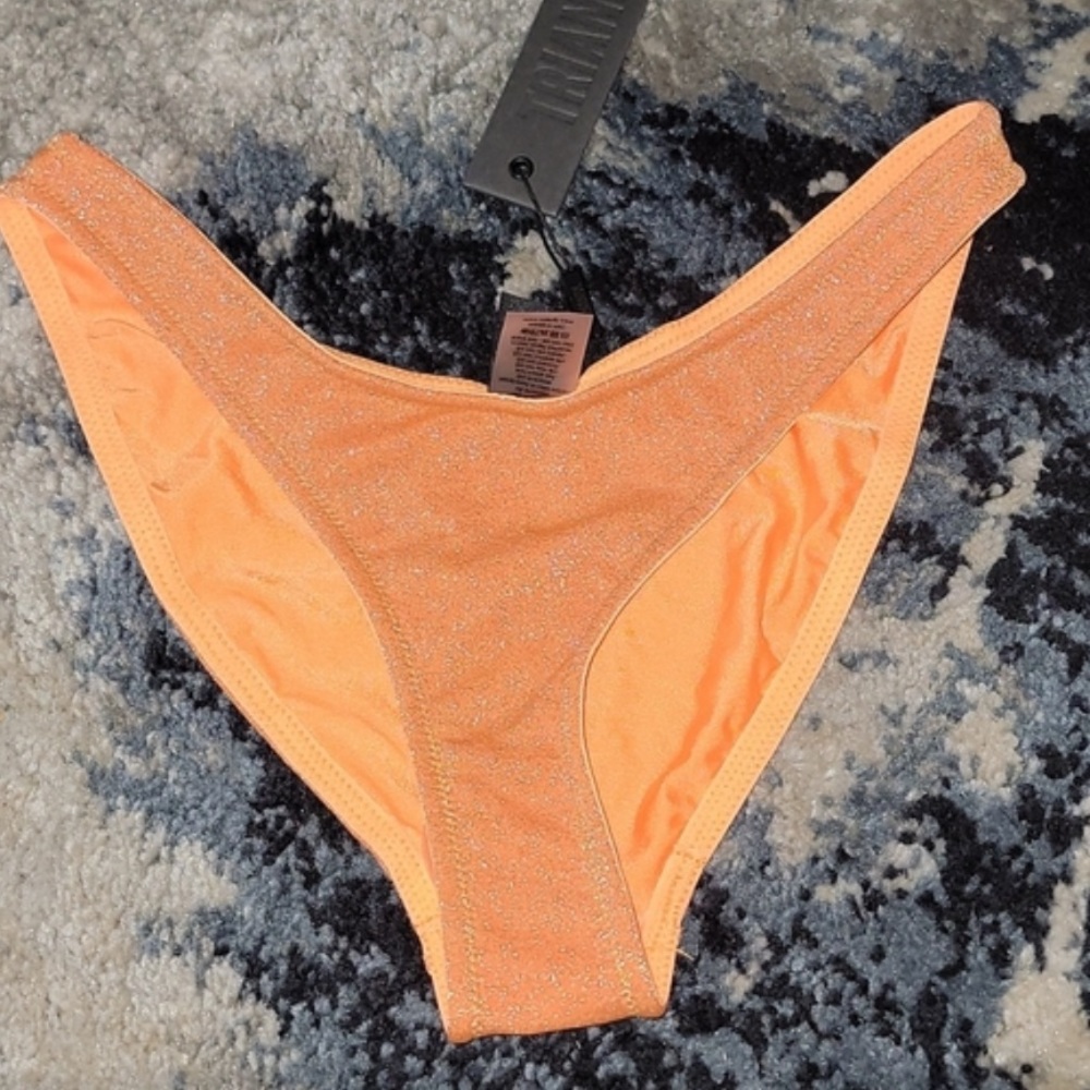 Normal coverage Bathing suit bottoms 😻 NWT